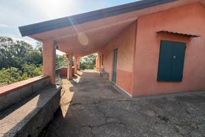 Villa singola con 5000 mq di terreno -zona milia