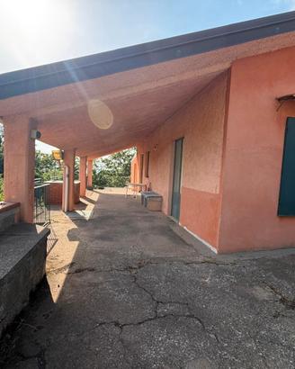 Villa singola con 5000 mq di terreno -zona milia