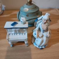 Vaso in porcellana + bambola/piano