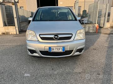 Opel Meriva 1.4 16V Cosmo SOLI 99,400 KM ADATTA AI