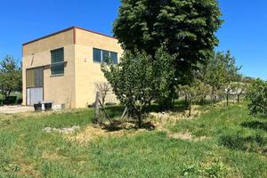 Immobile di 520 m² con 2 locali a Sansepolcro