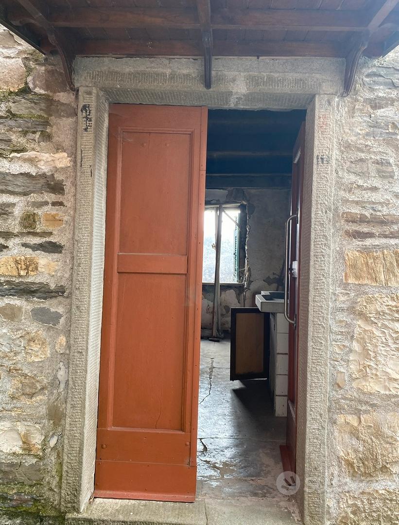 Casa da ristrutturare a Torpiana - Vista 2