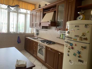 Cucina in legno noce
