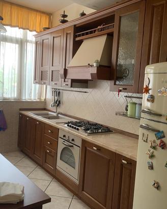 Cucina in legno noce