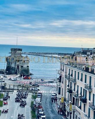 Appartamento di 80 m² con 4 locali a Rapallo