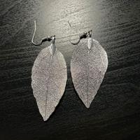 Orecchini foglie filigrana color argento – Leggeri