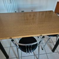 Tavolo cucina e 3 seggiole