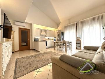 TRE LOCALI CON GARAGE