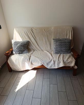 divano in legno a 3 posti 