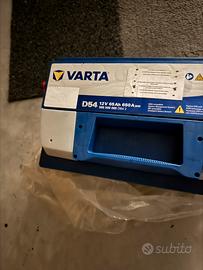 Batteria auto Varta D54 nuova, mai usata