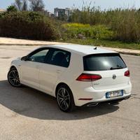 Volkswagen Golf R Line 7.5