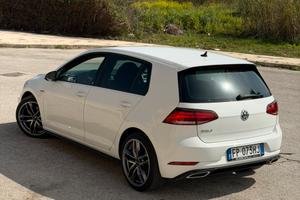 Volkswagen Golf R Line 7.5