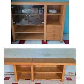 Coppia di mobili in legno molto robusti 