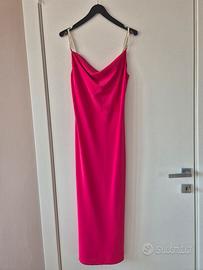 Abito lungo fucsia con spalline gioiello