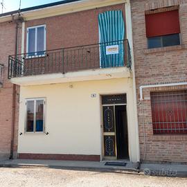 Gualdo - Porzione di casa con garage e terreno