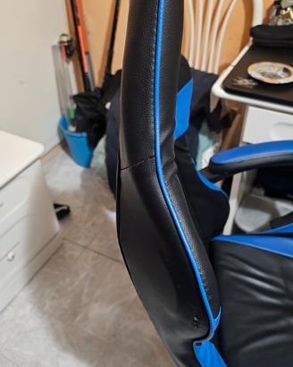 sedia da gaming rinforzata e base ruote cambiate.