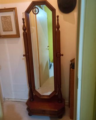 specchiera a pavimento 