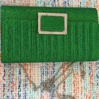 Elegante clutch verde smeraldo