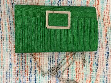 Elegante clutch verde smeraldo