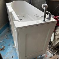 Vasca da bagno/doccia ad accesso facilitato