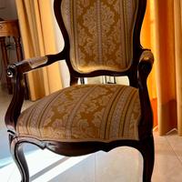 Poltroncina in noce e tessuto