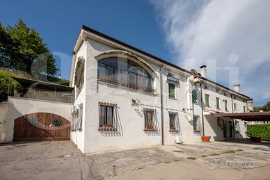 Stabile/Palazzo Baone [Cod. rif 3336840VCG]