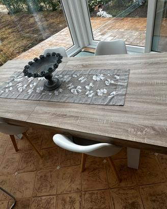 Tavolo 200x90 allungabile, praticamente nuovo