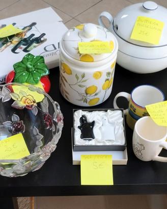 Zuppiera Biscottiera Tazze Cantinetta