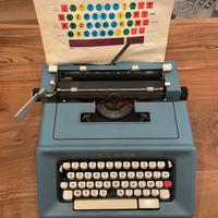 Macchina da scrivere Olivetti 