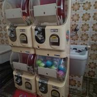 distributore di palline tomy