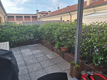 12 Fioriere Stefanplast con grigliato e gelsomini