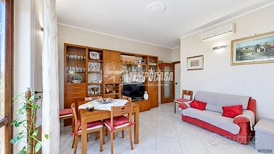 AMPIO TRILOCALE CON BOX