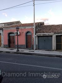 Casa singola con cortile a Piedimonte Etneo