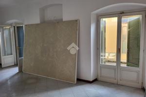 NEGOZIO A CREDARO