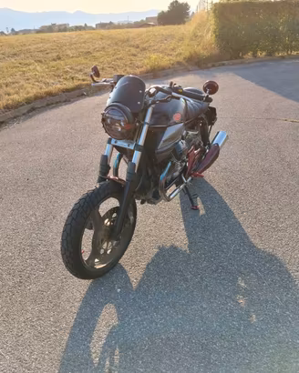 Moto Guzzi Breva 750 i.e  Caferacer moto d'epoca ?