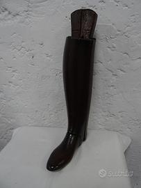 Antica forma in legno per stivale