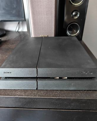 PS4 Base + 2 gamepad