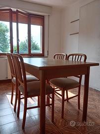 Tavolo e 4 sedie