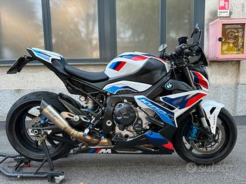 Bmw m1000 r