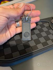 Portachiavi in pelle wolkswagen grigio