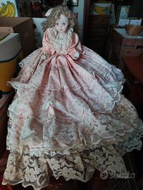Bambola di porcellana vintage anni 80/90 da letto