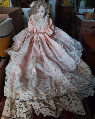Bambola di porcellana vintage anni 80/90 da letto