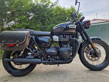 Moto Bonneville Triumph in perfette condizioni
