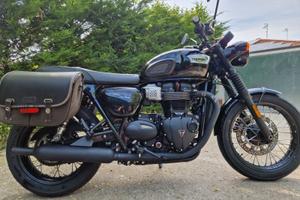 Moto Bonneville Triumph in perfette condizioni