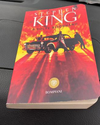 Libro Steven King “A Volte ritornano”