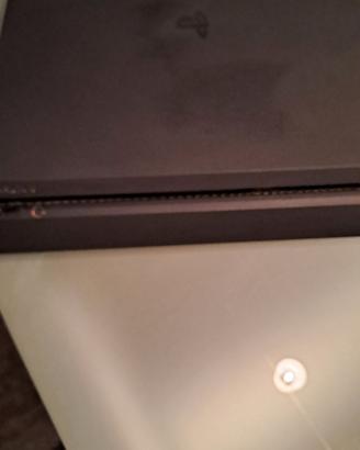 PS4 slim 