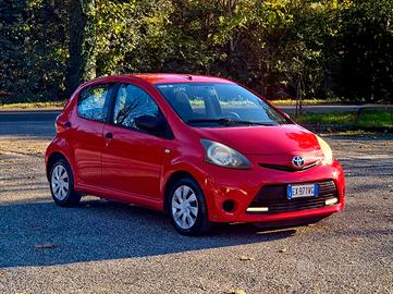 Toyota Aygo 1.0 12V VVT-i 5 porte Cool Soda Connec