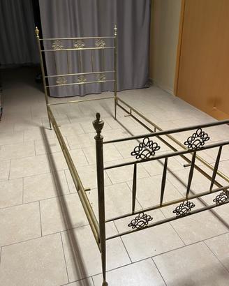 Letto in ottone