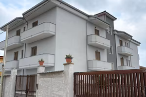Rif 423 fronte villaggio coppola appartamenti p.au