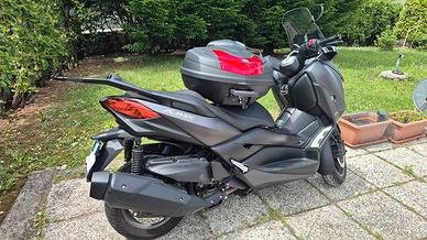 Yamaha X-Max 400 abs con bauletto